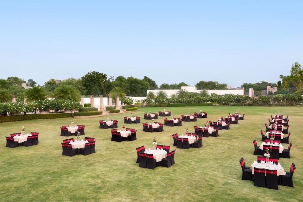 Ramada By Wyndham Lucknow Hotel And Convention Center Exterior photo